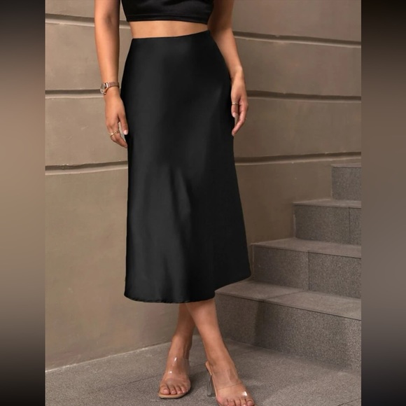 High Waist Satin Skirt ❤️ - Picture 3 of 5